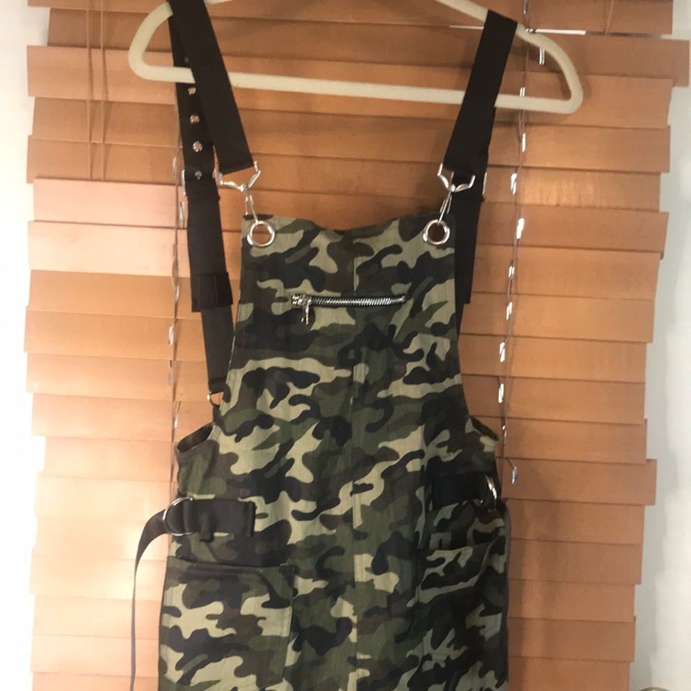 Fashion Nova Camouflage overalls size small